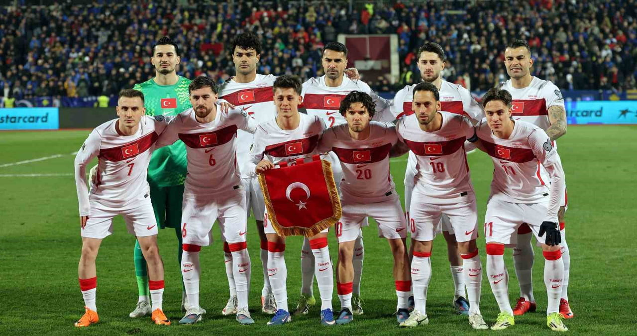 A MİLLİ FUTBOL TAKIMI, KOSOVA'YI MAĞLUP EDEREK, 2002 YILINDAN SONRA İLK KEZ FIFA DÜNYA KUPASI'NDA...