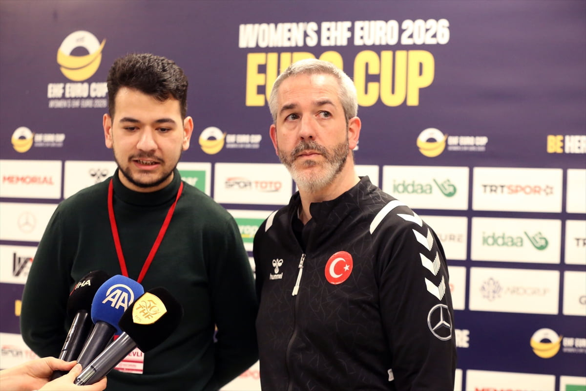 A Milli Kadın Hentbol Takımı'nda başantrenör David Ginesta Montes, Kastamonu Merkez Spor...