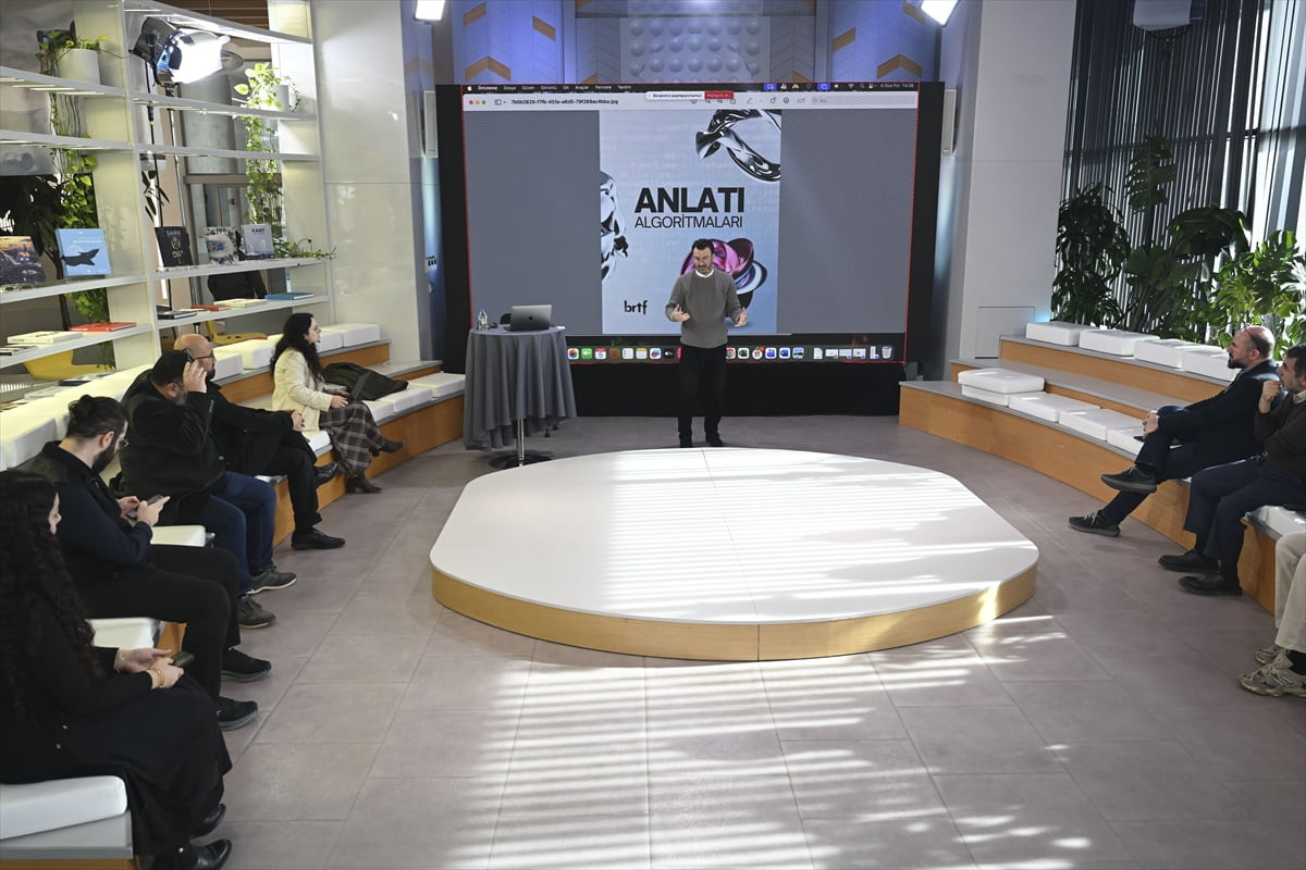 AA Akademi koordinasyonundaki "Dijital Habercilik Eğitimi"nin dördüncü oturumu olan "Dijital Haber...