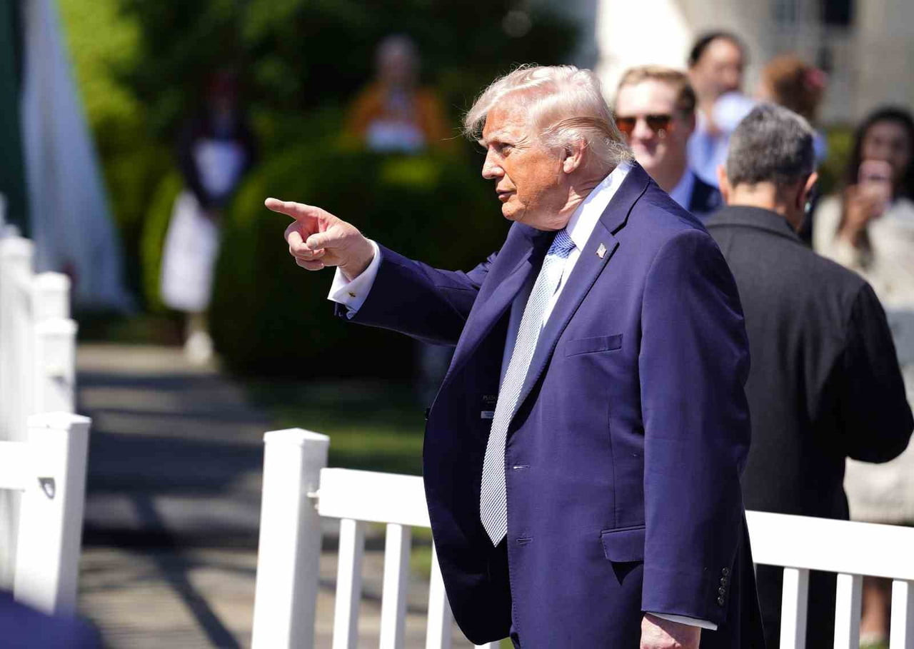 ABD BAŞKANI DONALD TRUMP, ABD VE İRAN ARASINDAKİ MÜZAKERELERE İLİŞKİN OLARAK YAYINLANAN VE "SAHTE"...