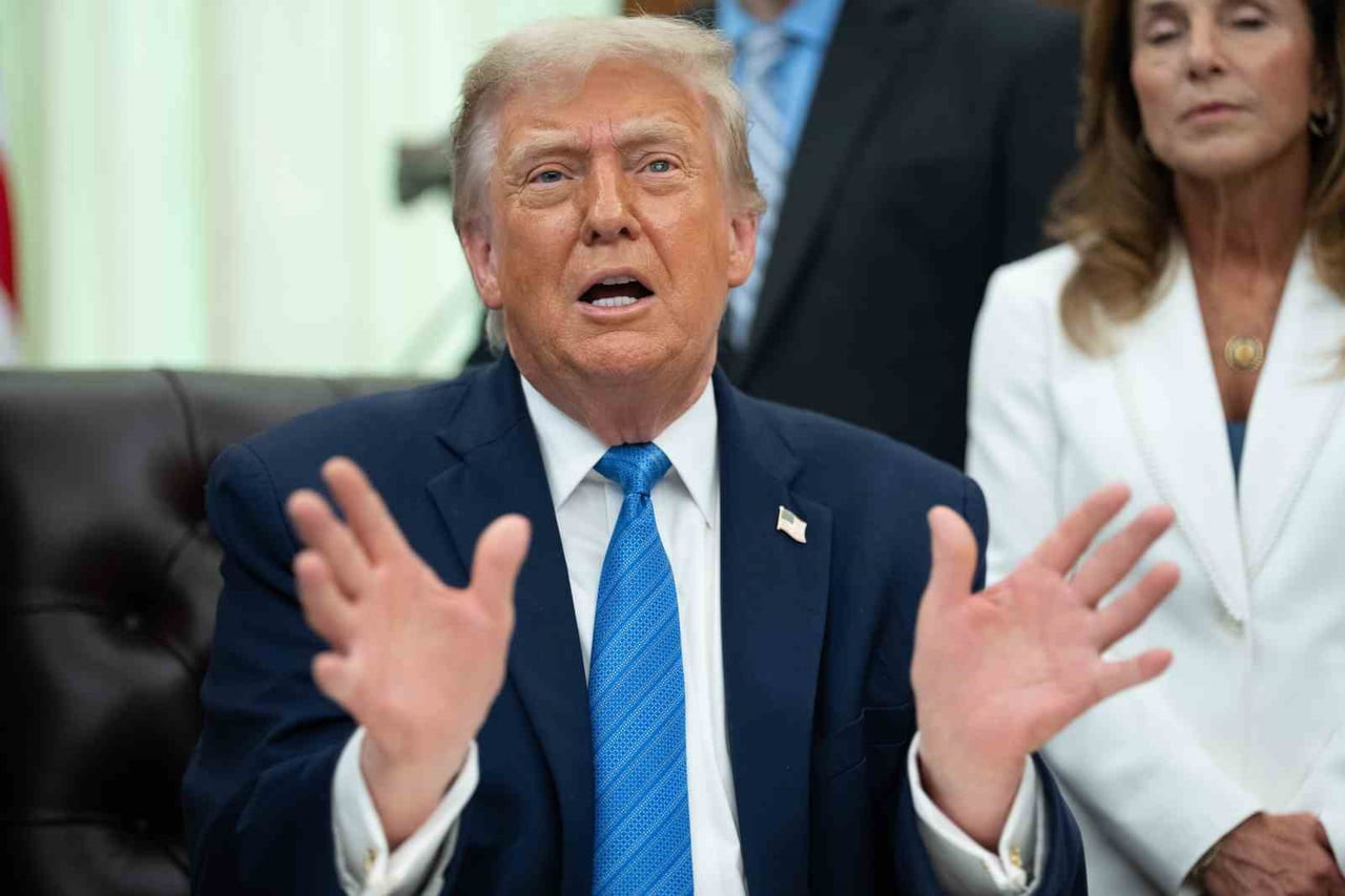 ABD BAŞKANI DONALD TRUMP, "BÜYÜK ABD ORDUMUZA, GEÇTİĞİMİZ AY HÜRMÜZ BOĞAZI ÜZERİNDEN PETROL...