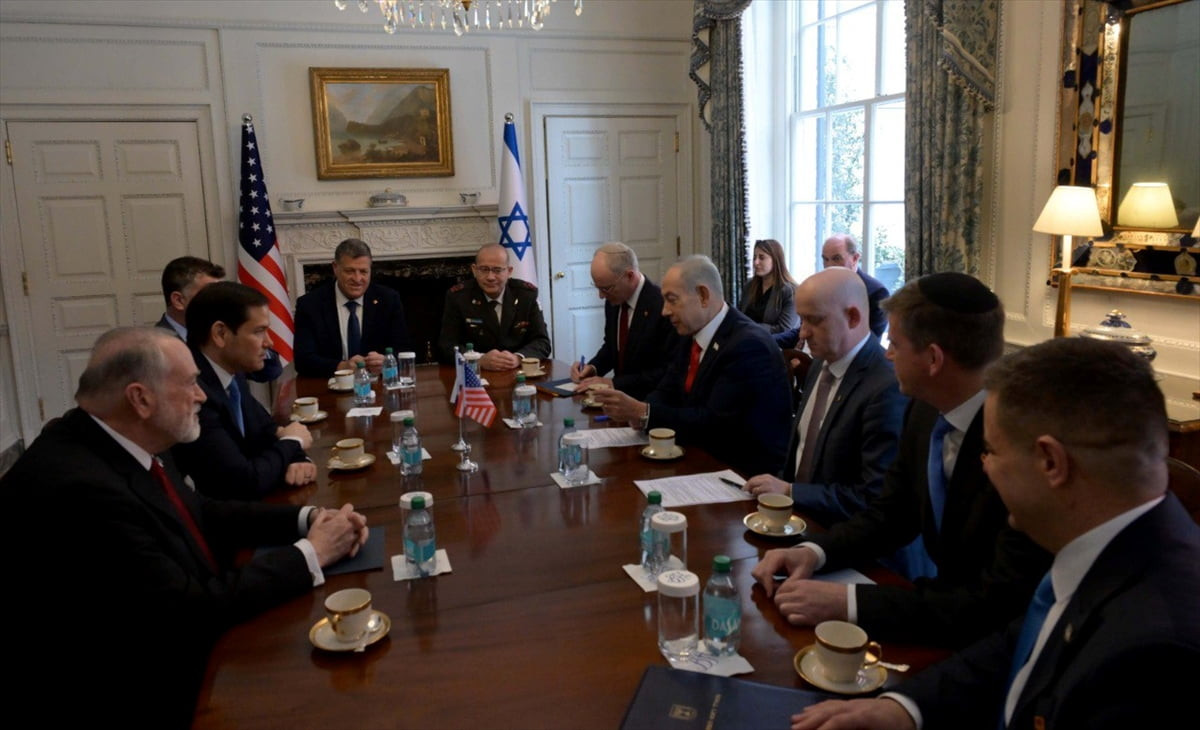 ABD Dışişleri Bakanı Marco Rubio (sol 2) Washington'da bulunan İsrail Başbakanı Binyamin Netanyahu...