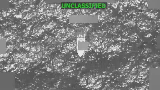 ABD ordusu, Doğu Pasifik’te uyuşturucu taşıdığı tespit edilen bir tekneye daha saldırı...