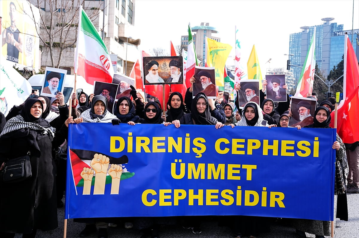 ABD ve İsrail'in İran'a yönelik saldırıları İstanbul'da düzenlenen yürüyüş ve basın...