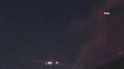 ABD ve İsrail’in İran’a gerçekleştirdiği saldırılar, başkent Tahran’da gece boyunca şiddetli...