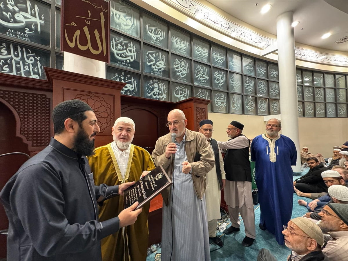 ABD'de uzun yıllardır çeşitli camilerde görev yapan Türk imam İsmet Akçin'in (sol 2), 3 sene önce...