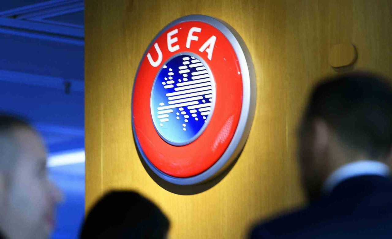 ABD'Lİ FUTBOLCU FOLARİN BALOGUN'UN, BOSNA HERSEK MAÇINDA KIRMIZI KART GÖRMESİNE RAĞMEN SON 16...