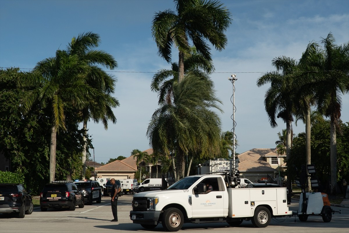 ABD'nin Florida eyaletinde, Melissa Kasırgası'nın vurduğu Jamaika'ya yardım malzemeleri ulaştırmak...