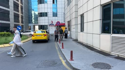Acemi kasabın üstü kan içinde kaldı: "Sadece bıçak kaydı, kesildi önemli bir şey yok"