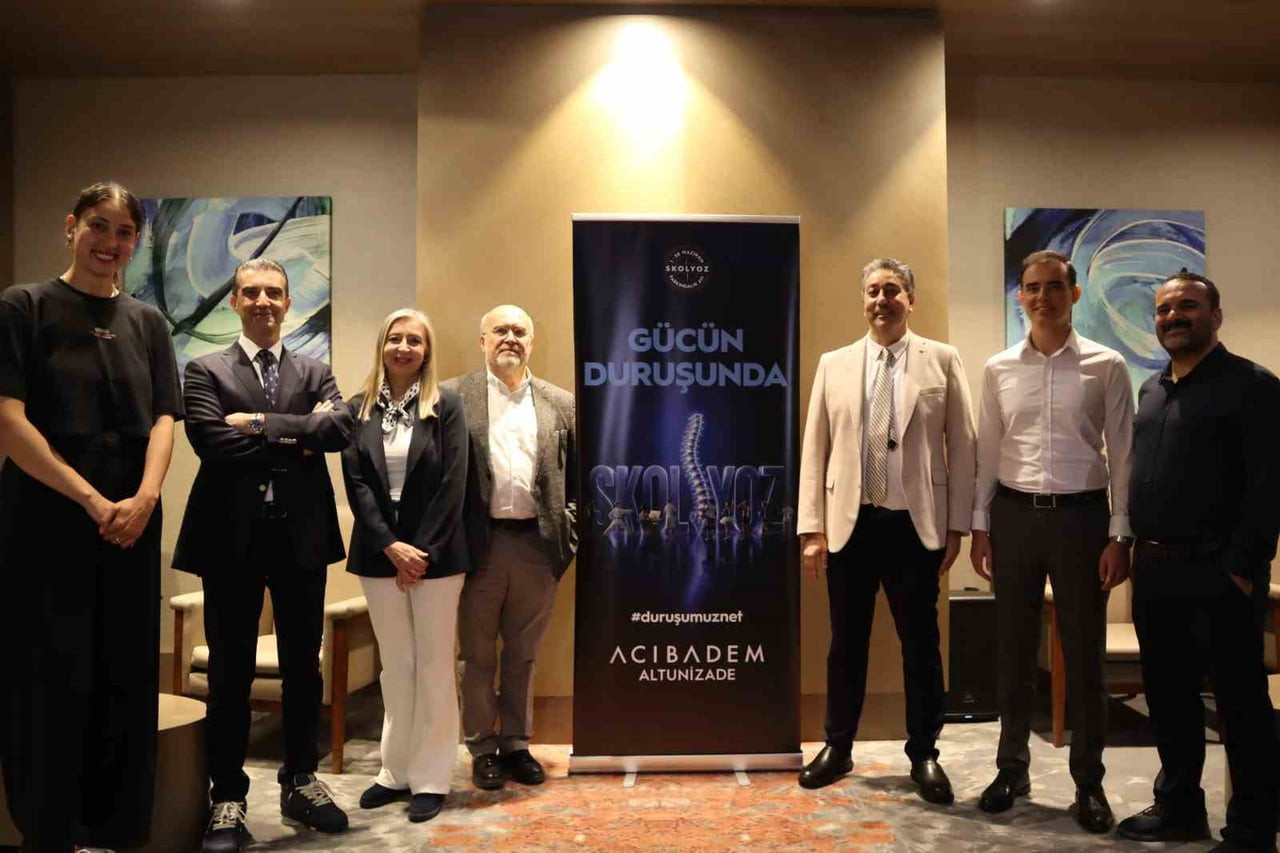 ACIBADEM ALTUNİZADE HASTANESİ TARAFINDAN SKOLYOZ FARKINDALIK AYI KAPSAMINDA DÜZENLENEN ETKİNLİKTE...