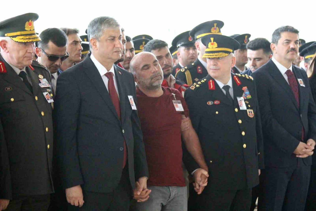 ACILI BABA ZEKİ KARABULUT, AYAKTA DURMAKTA GÜÇLÜK ÇEKTİ