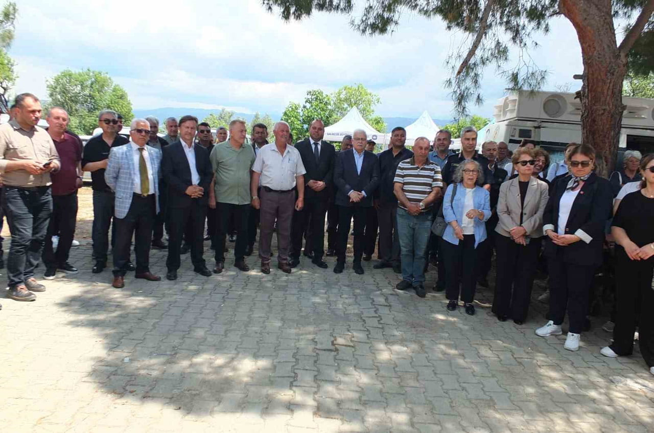 AÇILIŞA KATILANLAR