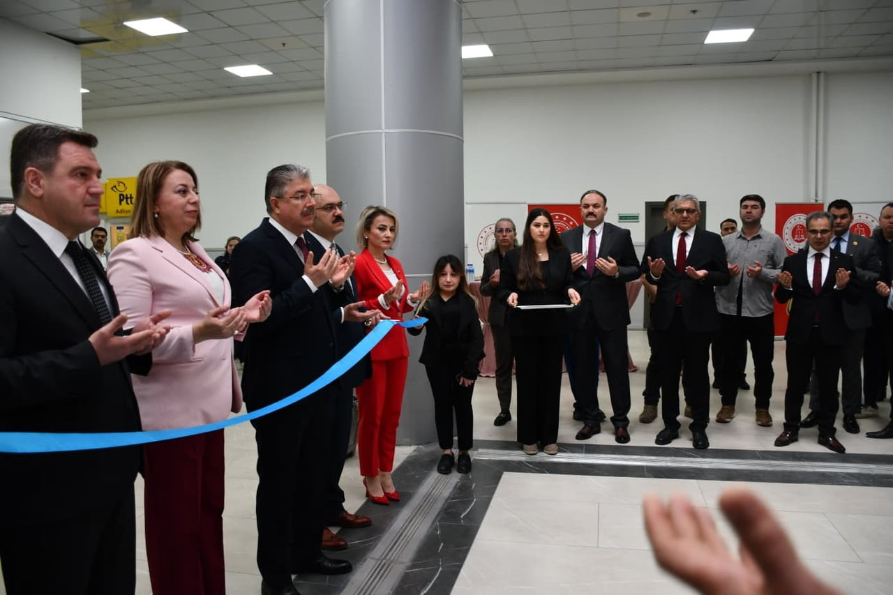 AÇILIŞA VALİ DR. ERDİNÇ YILMAZ DA KATILDI