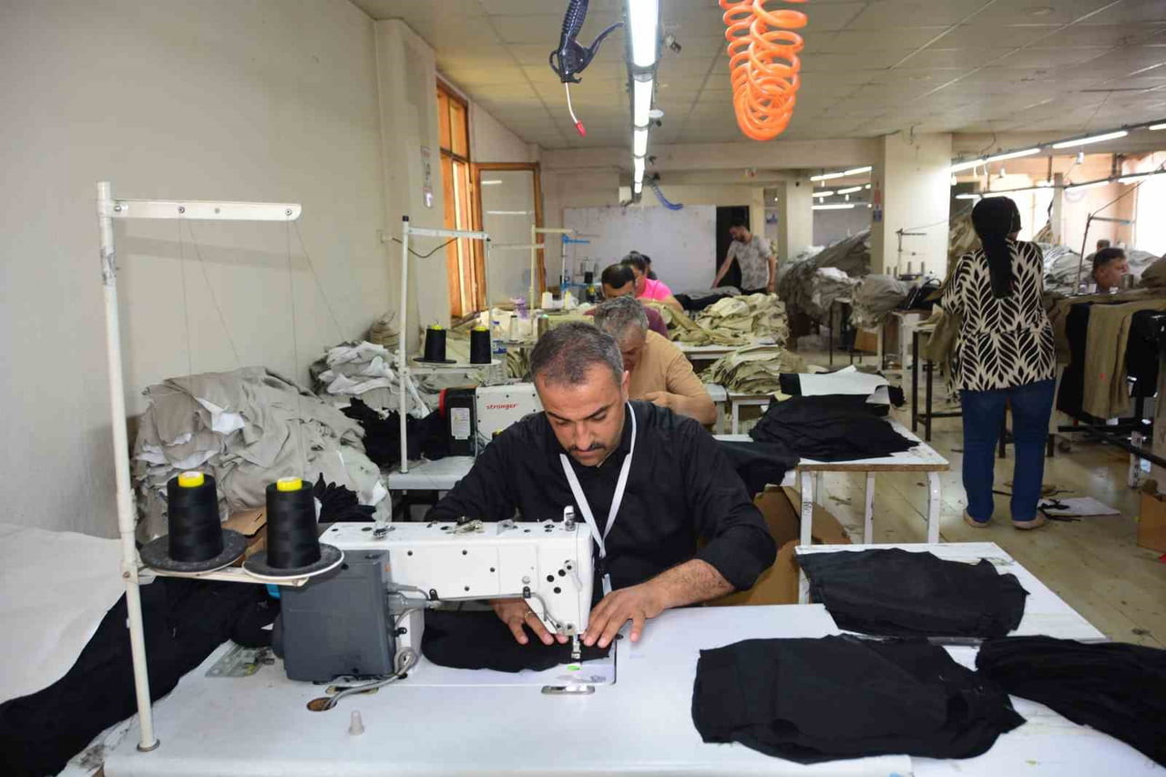 AÇTIĞI İŞ YERİNDE SİPATİŞLERİ DİKMESİ