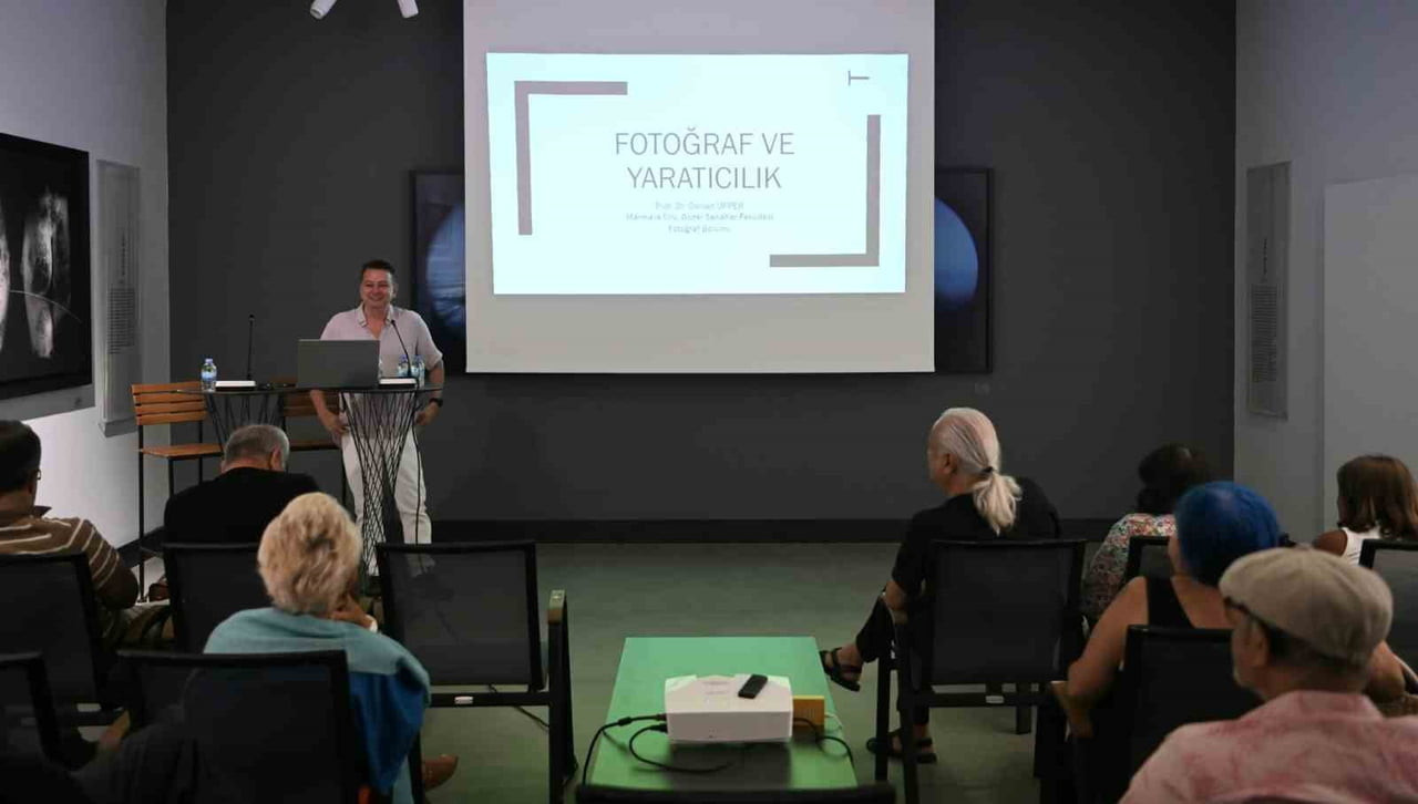 ADA MODERN’DE FOTOĞRAF SANATI FARKLI YÖNLERİYLE MERCEK ALTINA ALINDI