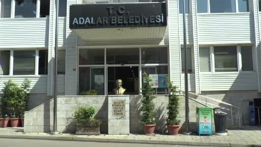 Adalar Belediyesi’ne rüşvet operasyonu: Belediye Başkanı dahil 41 şüpheli gözaltına...
