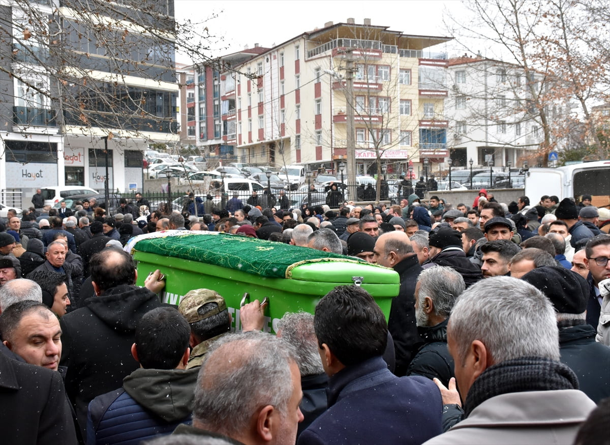 Adalet Bakan Yardımcısı Ramazan Can'ın vefat eden kayınvalidesinin cenazesi, Kırıkkale'de...