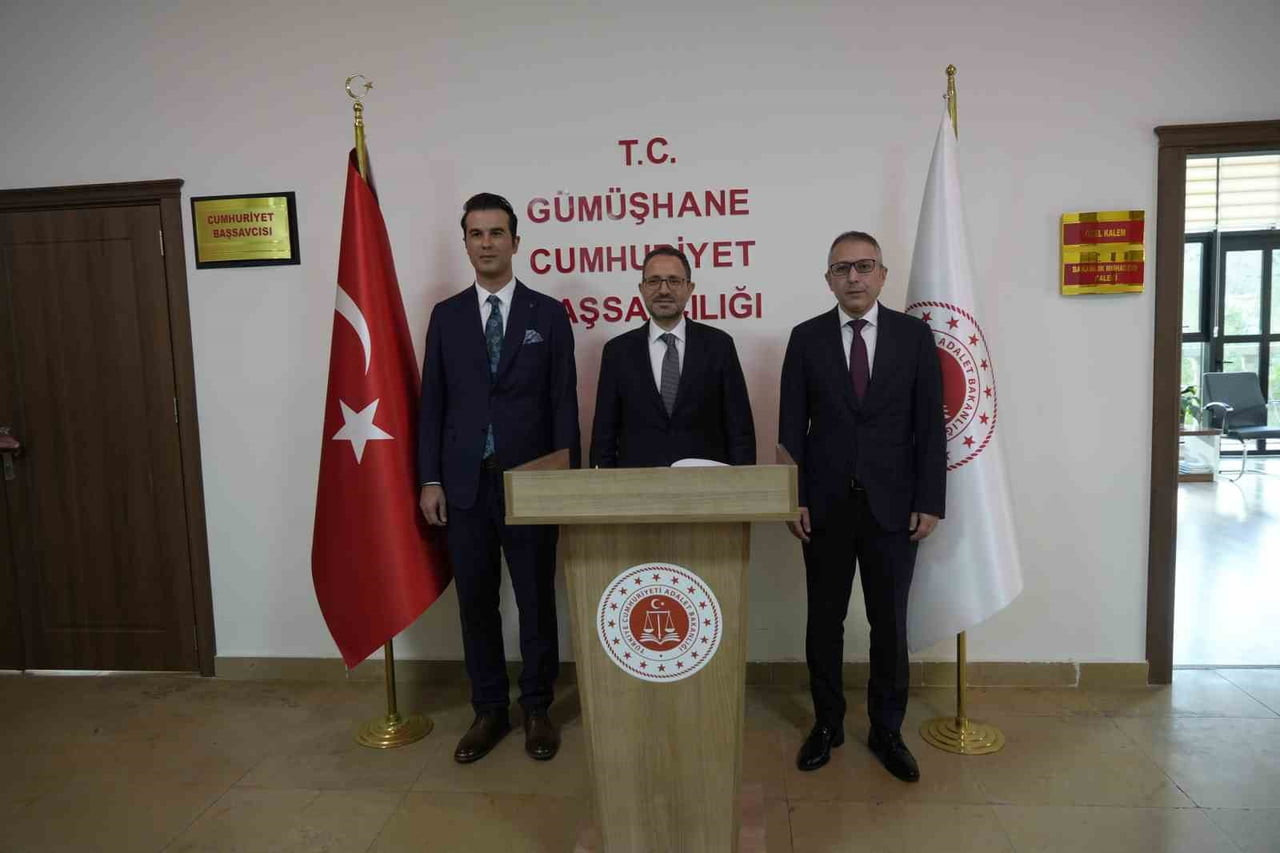 ADALET BAKAN YARDIMCISI SEDAT AYYILDIZ MEMLEKETİ GÜMÜŞHANE'DE BİR DİZİ ZİYARET GERÇEKLEŞTİREREK...
