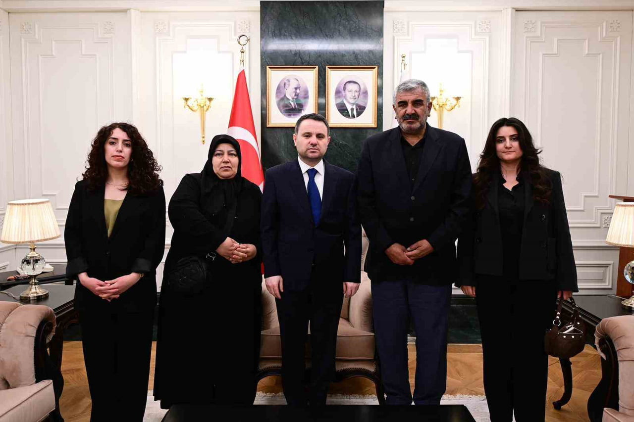 ADALET BAKANI AKIN GÜRLEK, 2024 YILINDA VAN'DA HAYATINI KAYBEDEN ÜNİVERSİTE ÖĞRENCİSİ ROJİN...