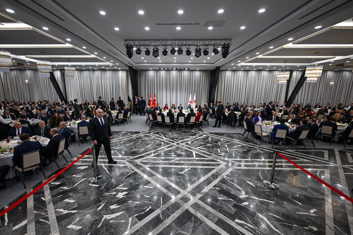 Adalet Bakanı Akın Gürlek, Ankara Hakimevi'nde Adalet Bakanlığı merkez teşkilatında görev yapan...