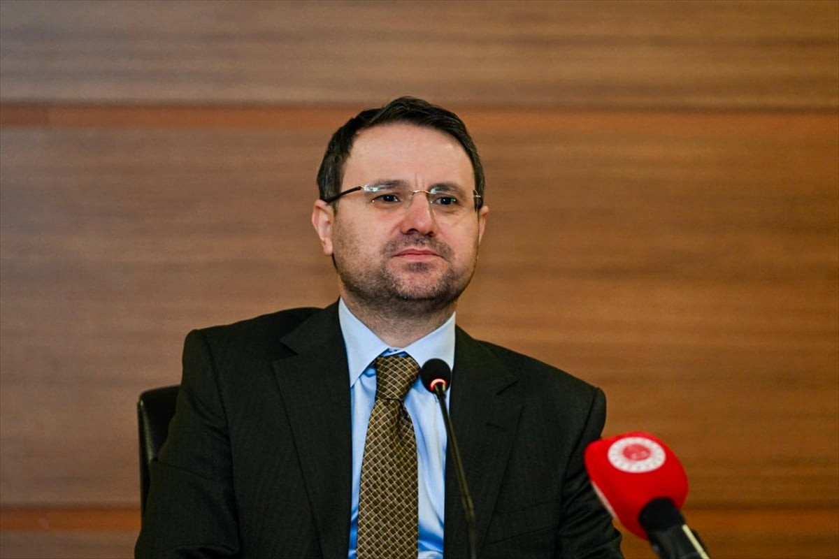 Adalet Bakanı Akın Gürlek, İstanbul Bölge İdare Mahkemesini ziyaret etti. Bakan Gürlek burada...