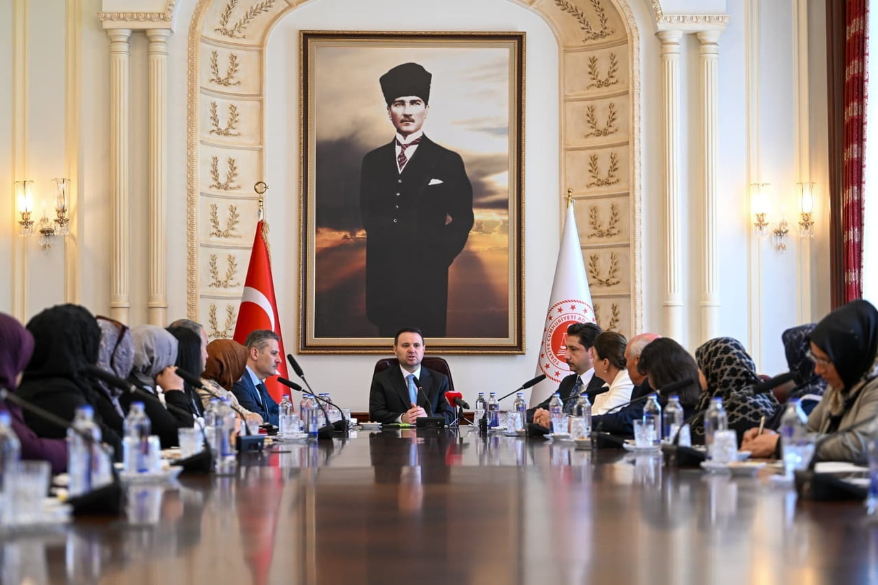 ADALET BAKANI AKIN GÜRLEK, UYUŞTURUCU İLE MÜCADELE KONUSUNDA ÇOK HASSAS DAVRANDIKLARINI...