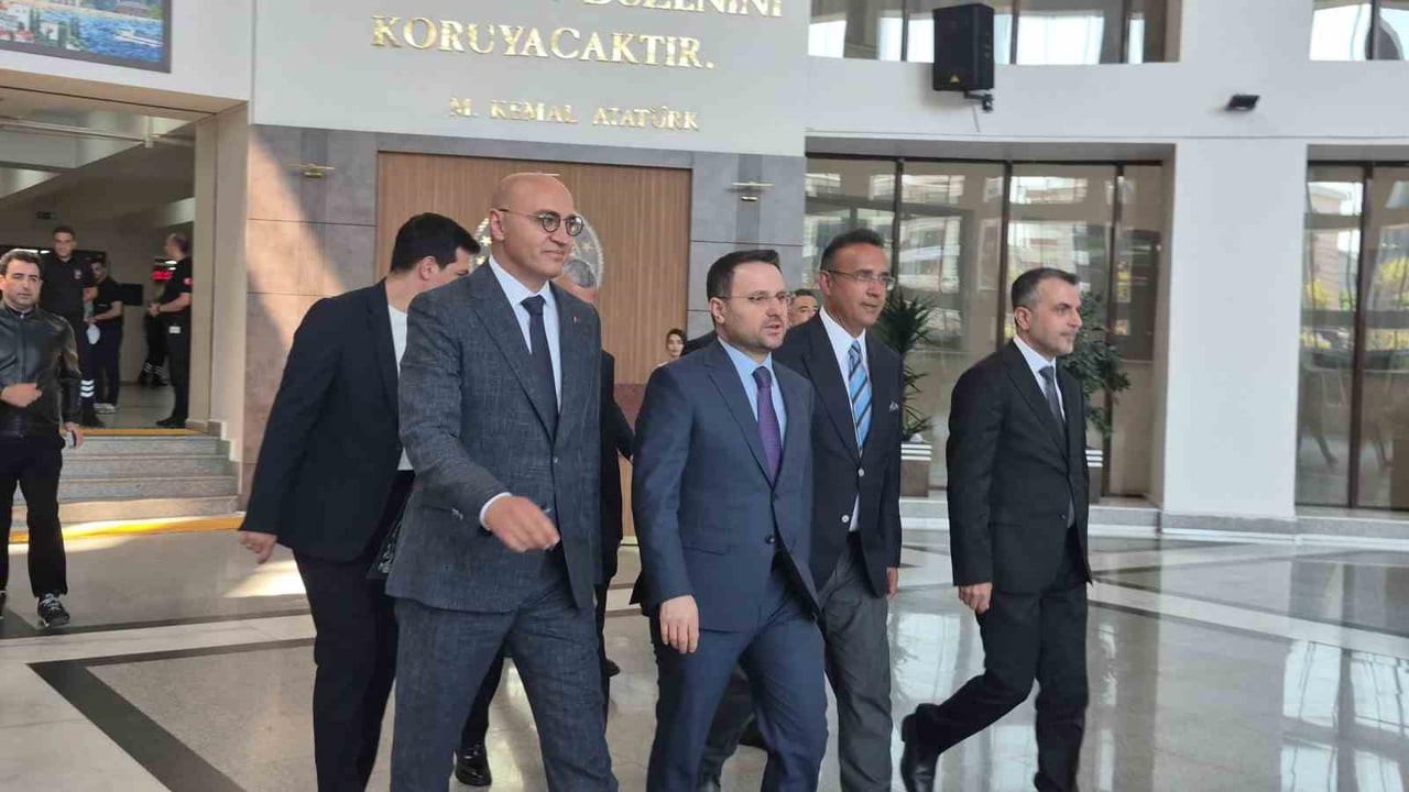 ADALET BAKANI GÜRLEK BAKIRKÖY ADALET SARAYI'NI ZİYARET ETTİ