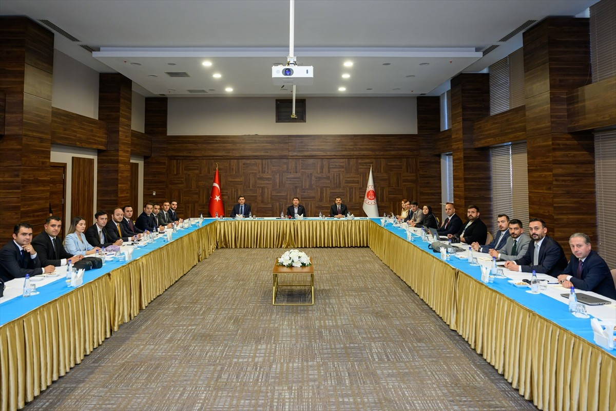 Adalet Bakanı Yılmaz Tunç, Adalet Teşkilatını Güçlendirme Vakfındaki Yargı Teşkilatı...