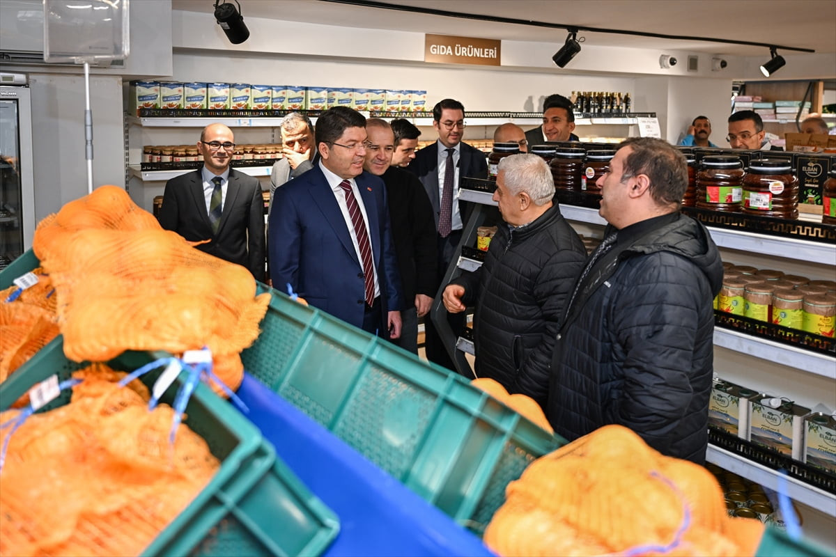 Adalet Bakanı Yılmaz Tunç, Ceza İnfaz Kurumları ile Tutukevleri İşyurtları Kurumunun Kızılay'daki...