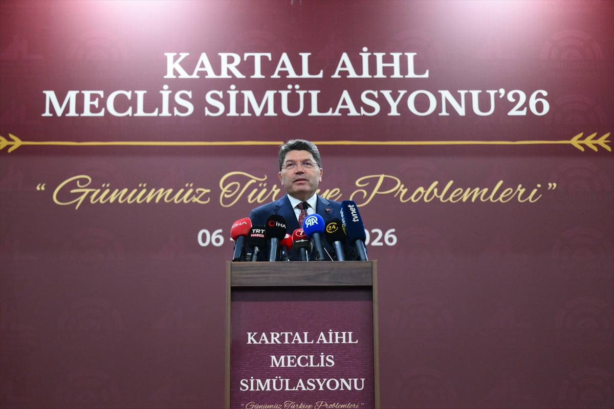 Adalet Bakanı Yılmaz Tunç, Kartal Anadolu İmam Hatip Lisesi (AİHL) Meclis Simülasyonu programına...