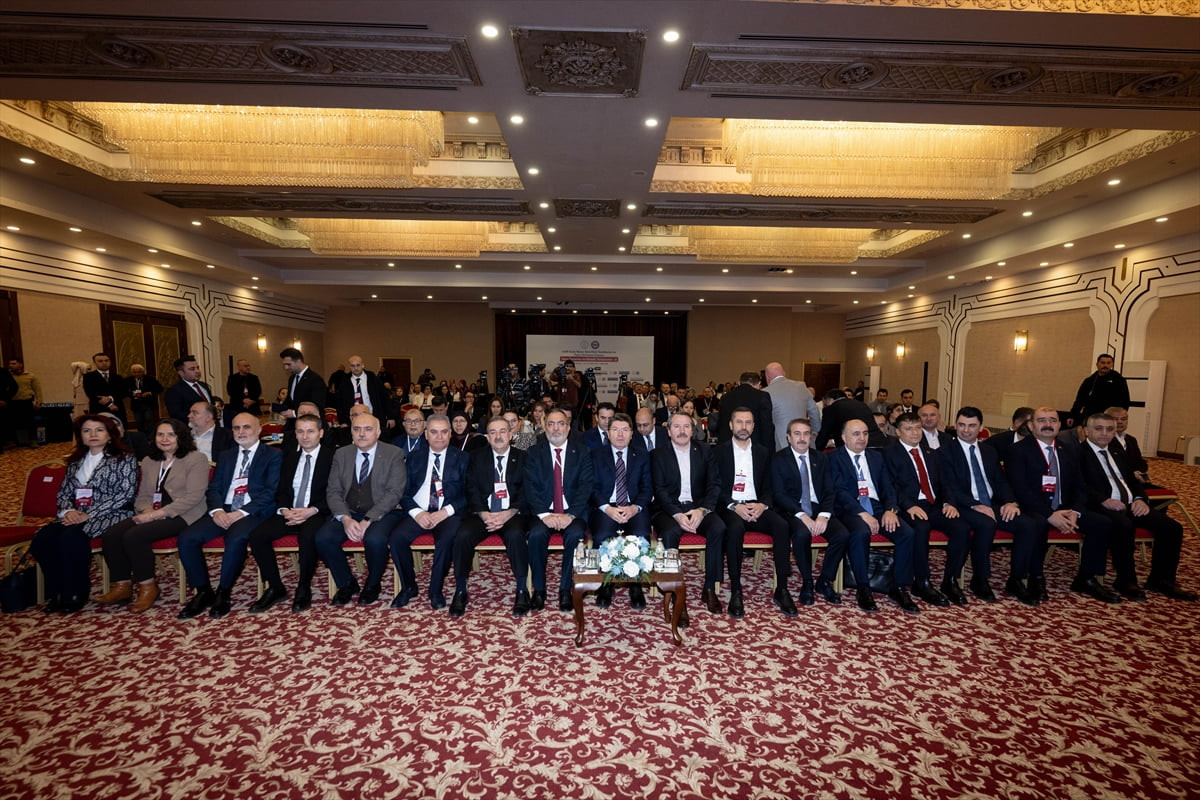 Adalet Bakanı Yılmaz Tunç, Memur-Sen ile Ankara Yıldırım Beyazıt Üniversitesi işbirliğinde...