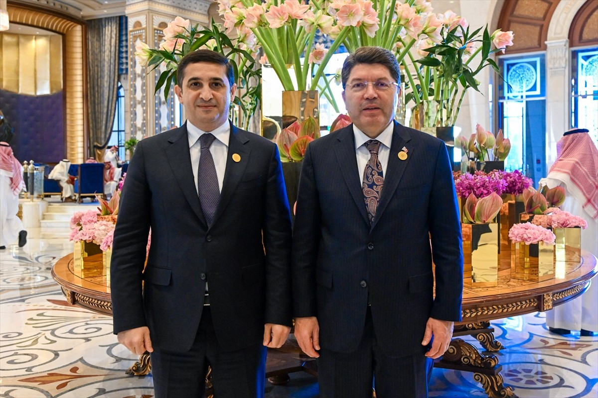 Adalet Bakanı Yılmaz Tunç (sağda), 2. Uluslararası Adalet Konferansı için gittiği Suudi...