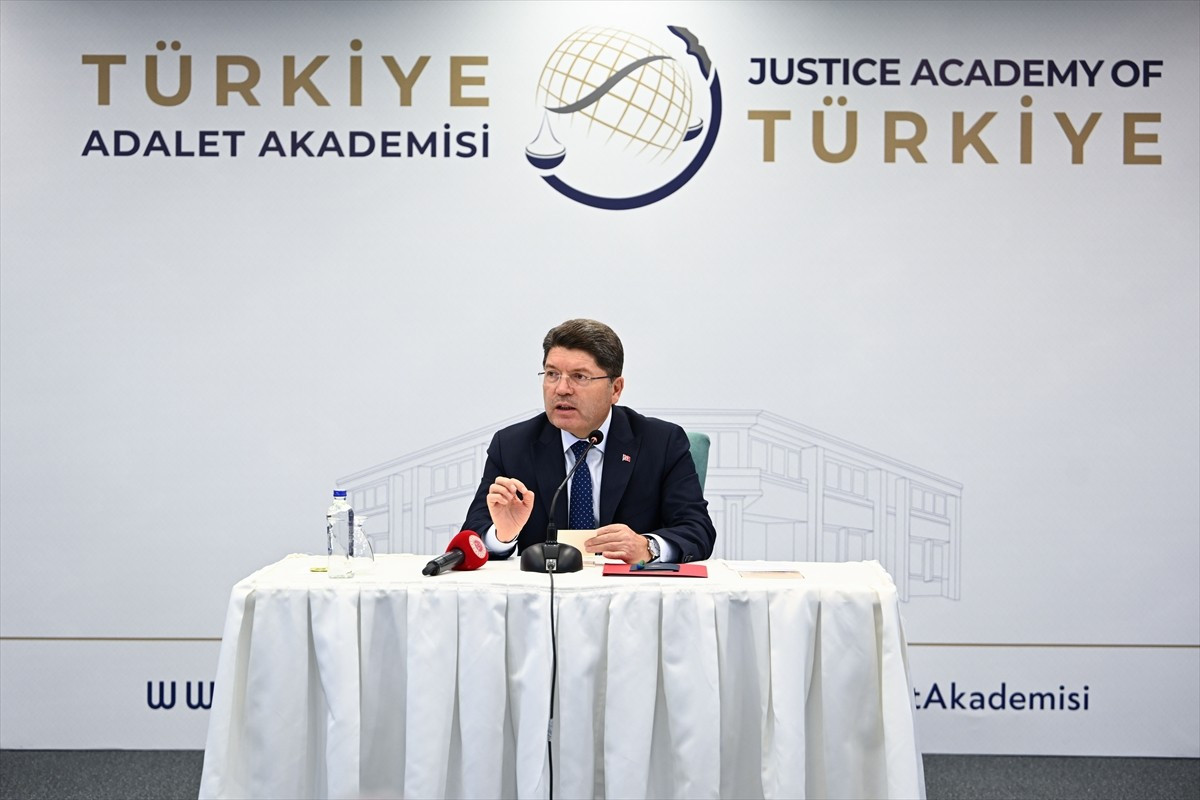 Adalet Bakanı Yılmaz Tunç, Türkiye Adalet Akademisi'nde, eğitimleri devam eden 2. dönem...