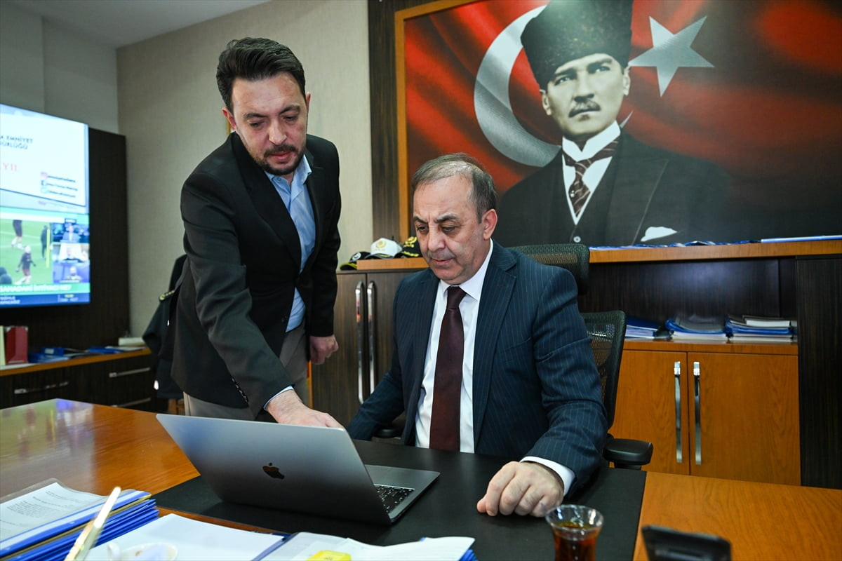 Adana İl Emniyet Müdürü Ahmet Hakan Arıkan, Anadolu Ajansının (AA) gözünden 2025'e damga vuran...