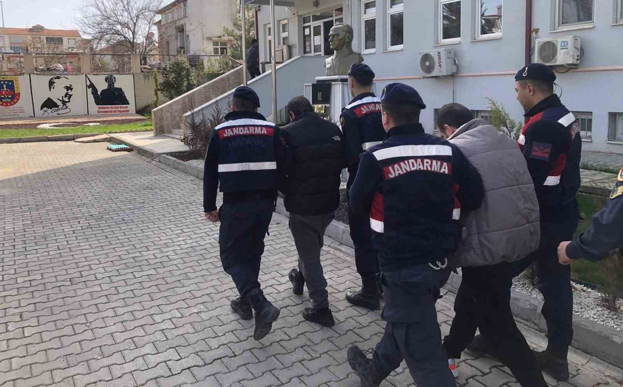 ADANA İL JANDARMA KOMUTANLIĞI SİBER SUÇLARLA MÜCADELE ŞUBE MÜDÜRLÜĞÜ EKİPLERİNCE ADIYAMAN’DA...