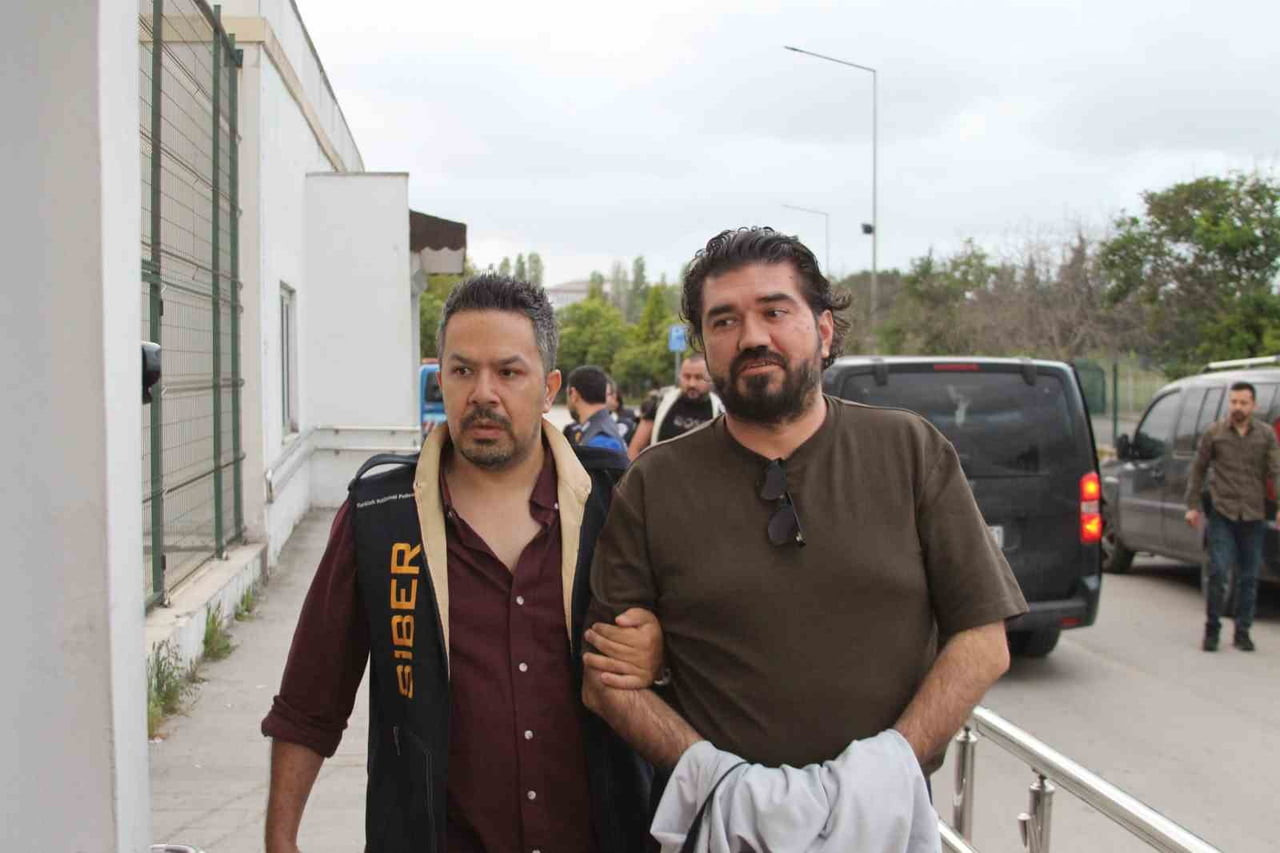 ADANA MERKEZLİ YASA DIŞI BAHİS VE KARA PARA AKLAMA OPERASYONUNDA GÖZALTINA ALINAN GAZETECİ RASİM...