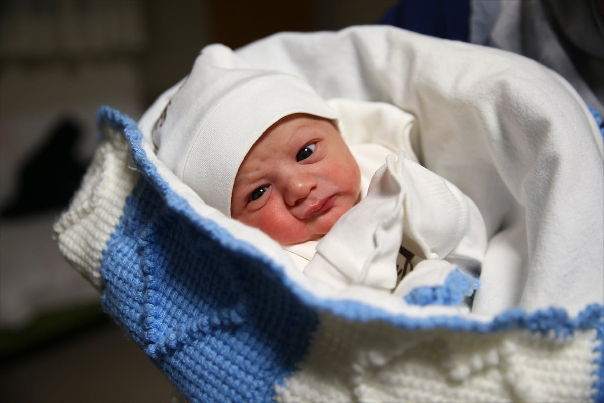 Adana Şehir Eğitim ve Araştırma Hastanesi'nde 2026'nın ilk bebeği dünyaya geldi. Nida Gökçe (26)...