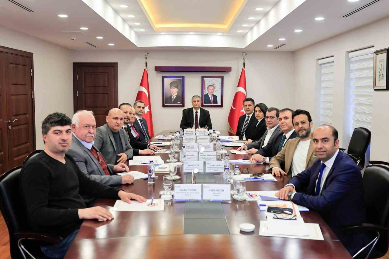 ADANA VALİSİ MUSTAFA YAVUZ BAŞKANLIĞINDA GERÇEKLEŞTİRİLEN KOZAN ORGANİZE SANAYİ BÖLGESİ MÜTEŞEBBİS...