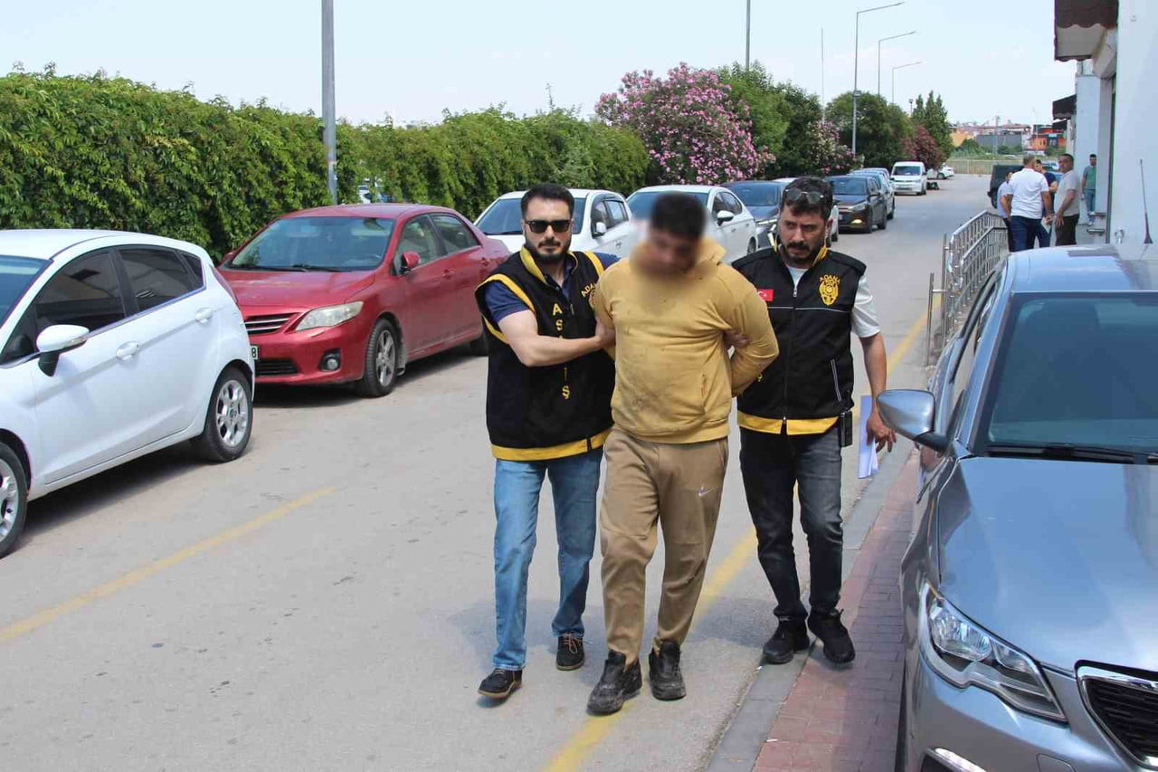 ADANA'DA 112 ACİL ÇAĞRI MERKEZİ'Nİ ARAYARAK SİLAHLI KİŞİLER TARAFINDAN KOVALANDIĞINI ÖNE SÜREN...
