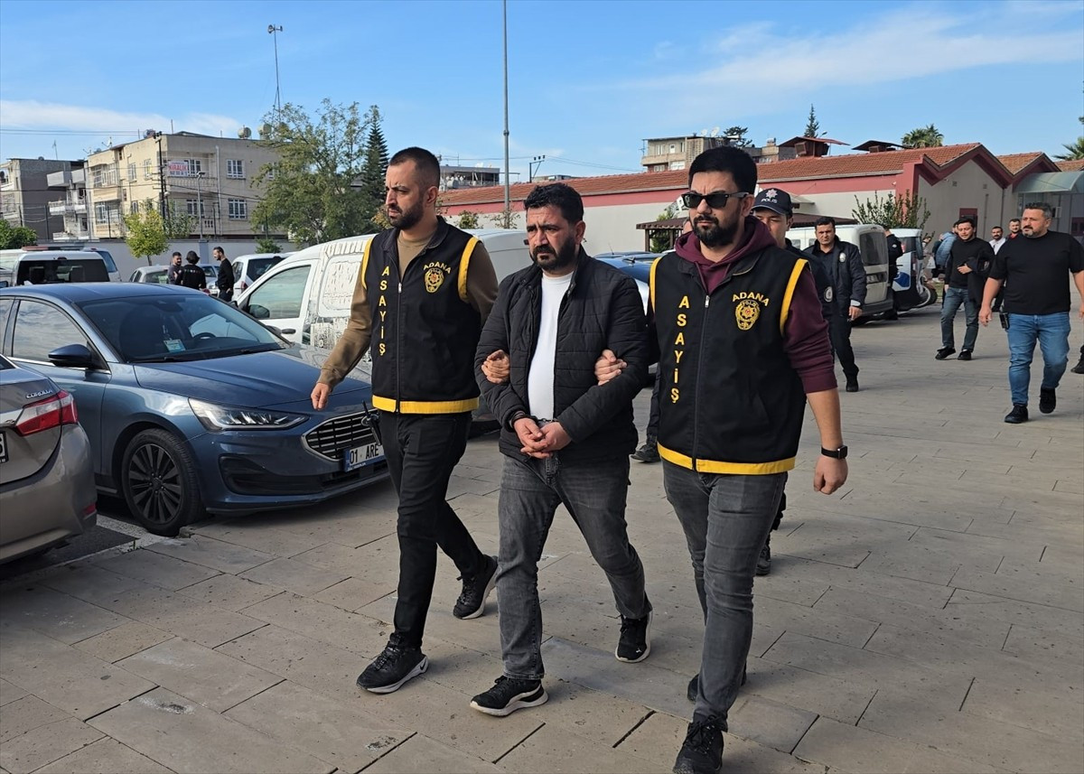 Adana'da 179 suç kaydı bulunan ve 22 yıl 11 ay kesinleşmiş hapis cezasıyla aranan hükümlü polis...