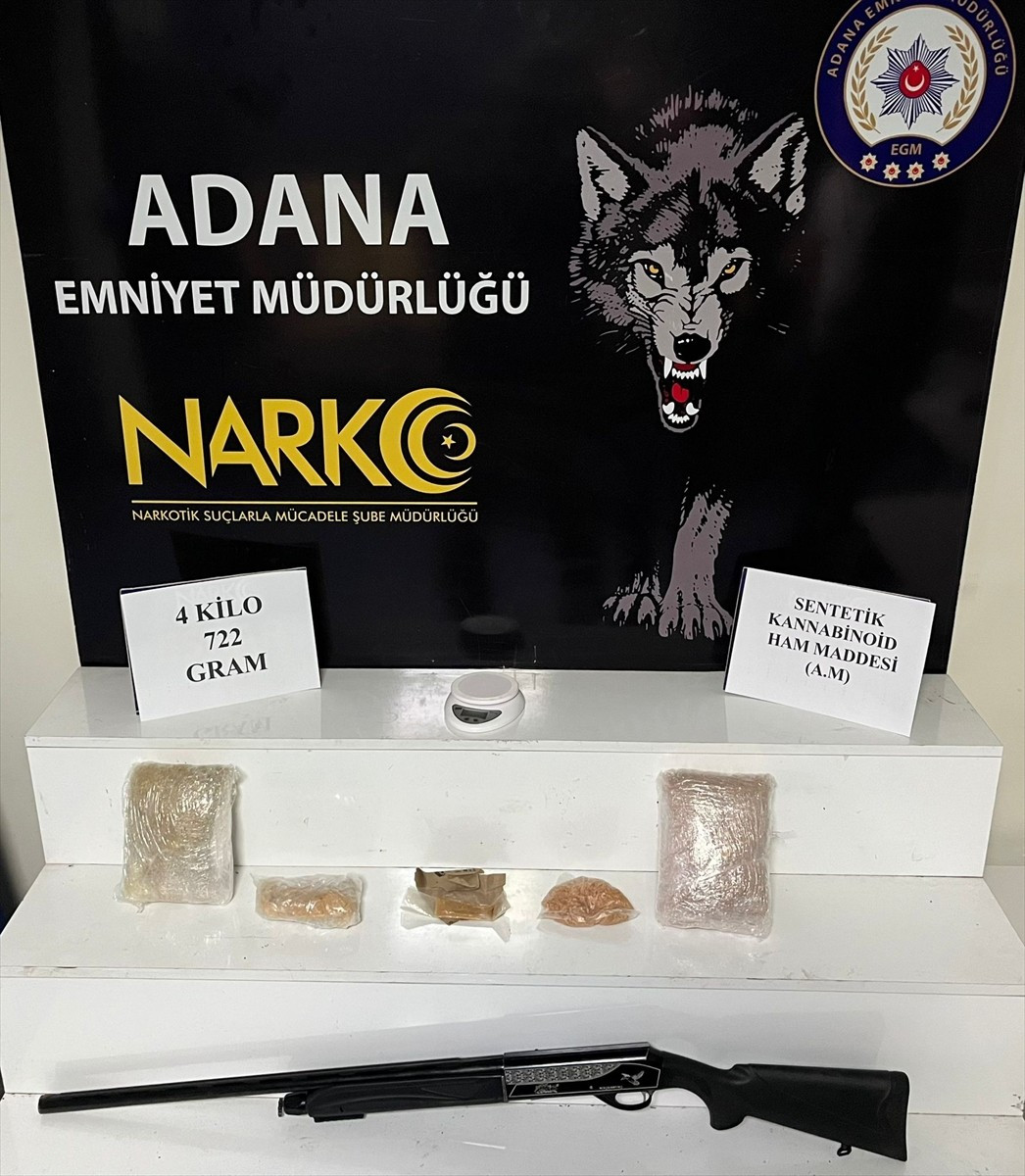Adana'da 4 kilo 722 gram sentetik uyuşturucu ham maddesi ile hassas terazi ve ruhsatsız tüfek ele...