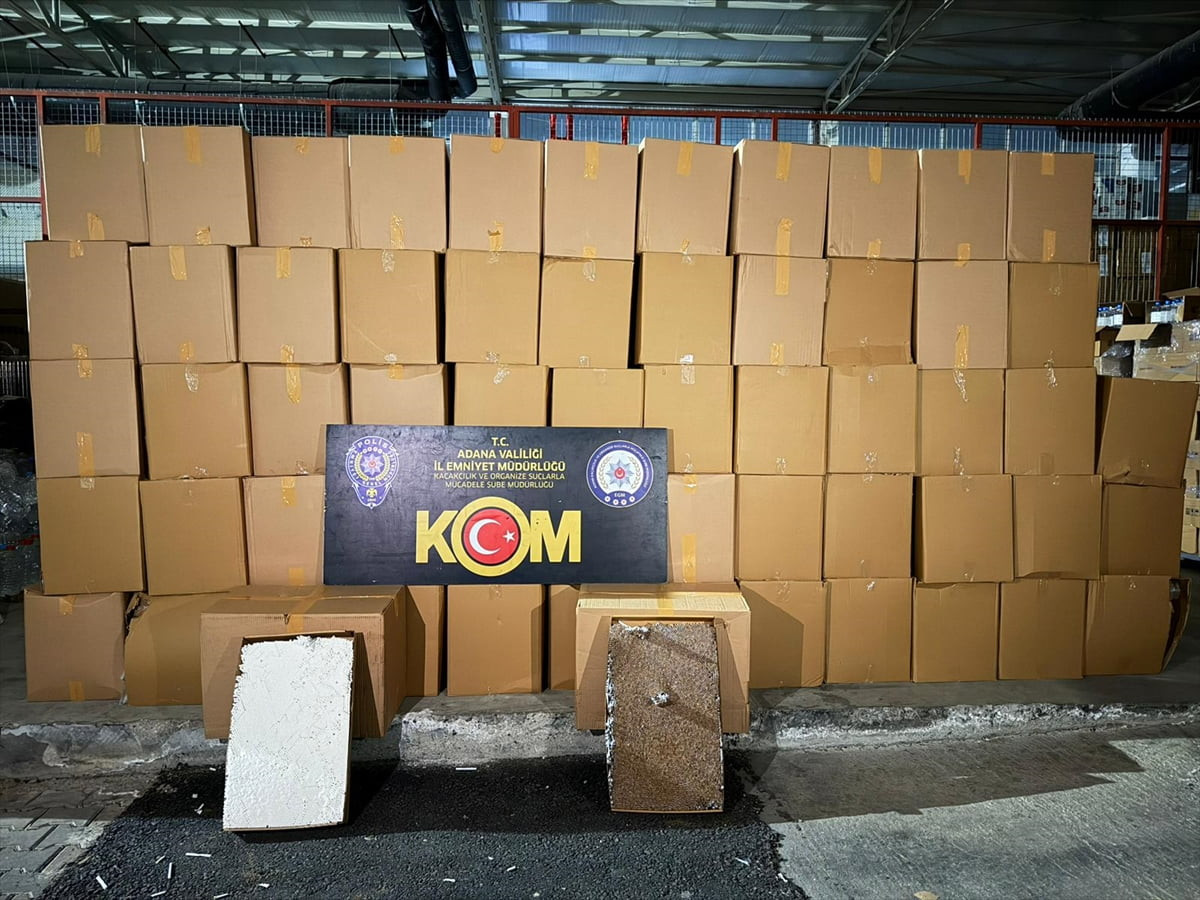 Adana'da 4 milyon 675 bin kaçak makaron (filtreli sigara kağıdı) ele geçirildi, 1 şüpheli...