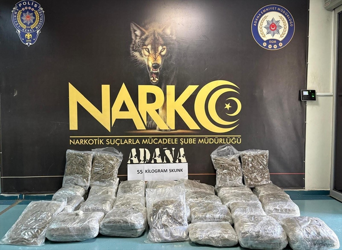Adana'da 55 kilogram uyuşturucu ele geçirilen tırın şoförü tutuklandı.