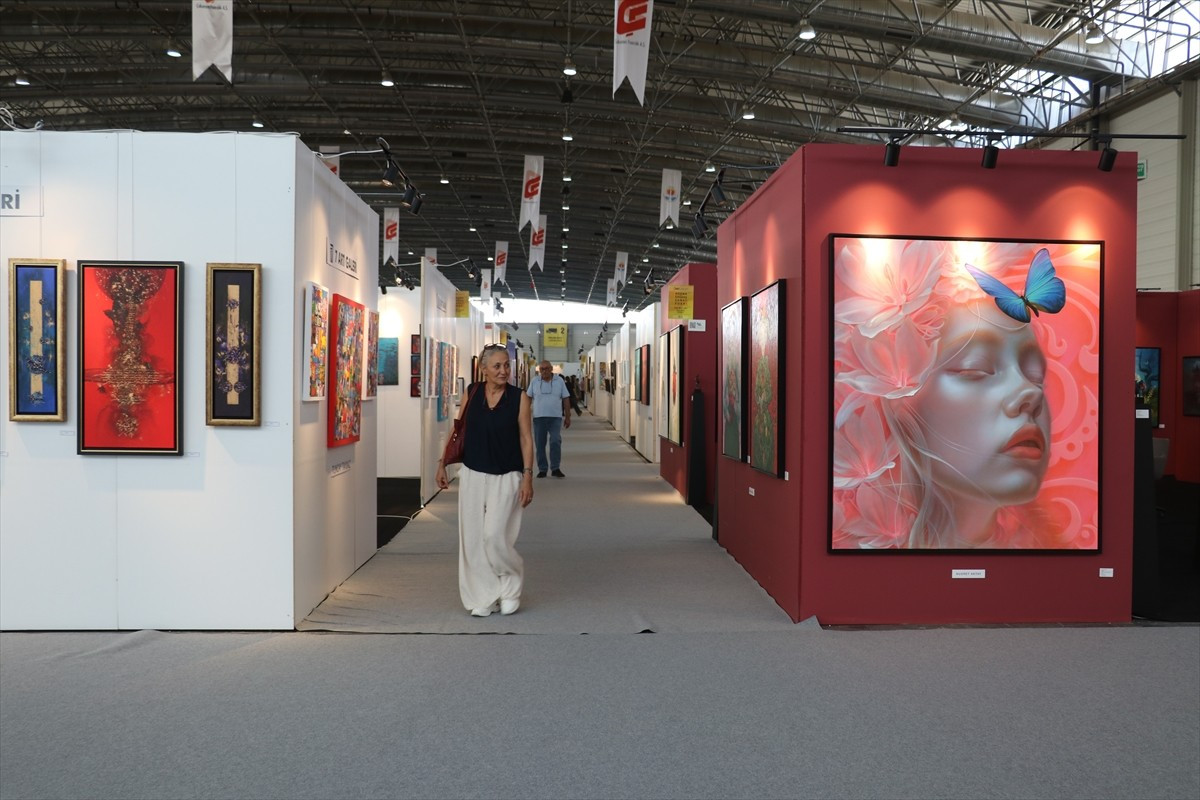 Adana'da açılan Artconcept Adana Çağdaş Sanat Fuarı devam ediyor. MSR Fuarcılık tarafından TÜYAP...