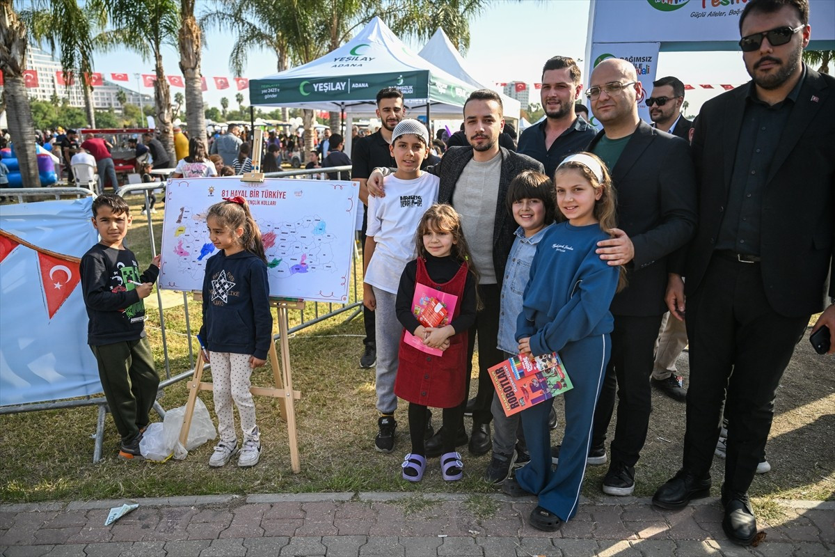 Adana'da AK Parti İl Gençlik Kolları Başkanlığınca Merkez Park'ta "81 Hayal, Bir Türkiye"...