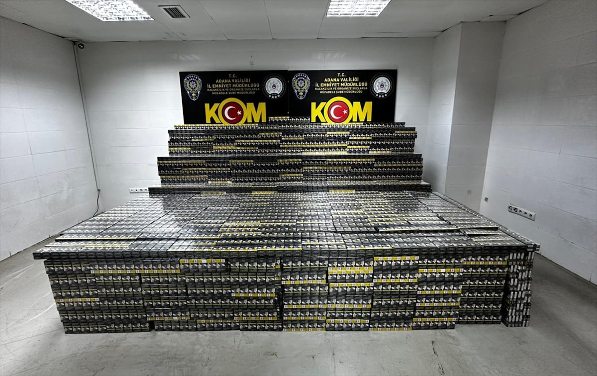 Adana'da bir kamyonette 50 bin paket kaçak sigara ele geçirildi, kamyonetin sürücüsü...
