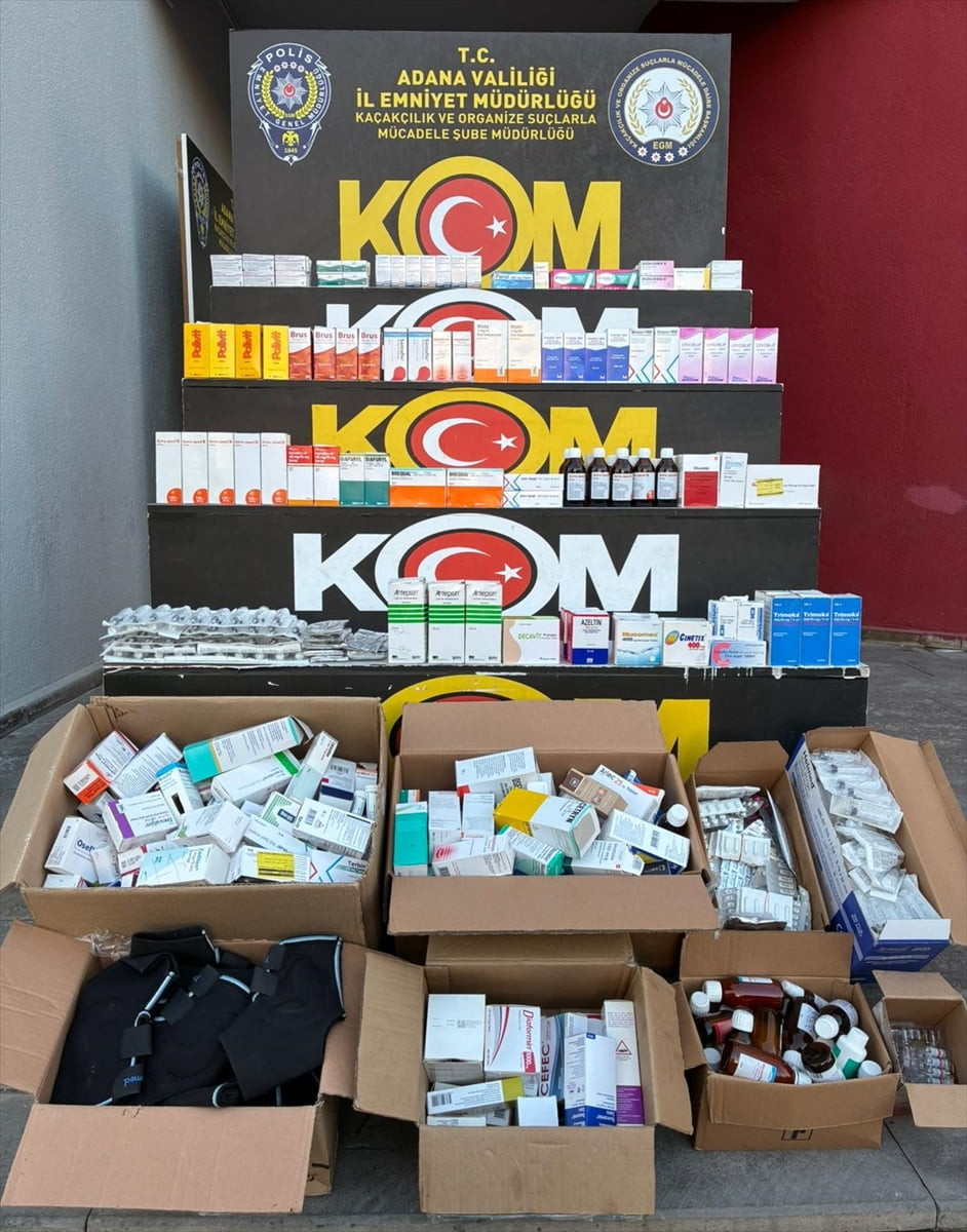 Adana'da evinde ve iş yerinde 6 bin 247 ilaç ve 216 tıbbi cihaz bulunan şüpheli tutuklandı.