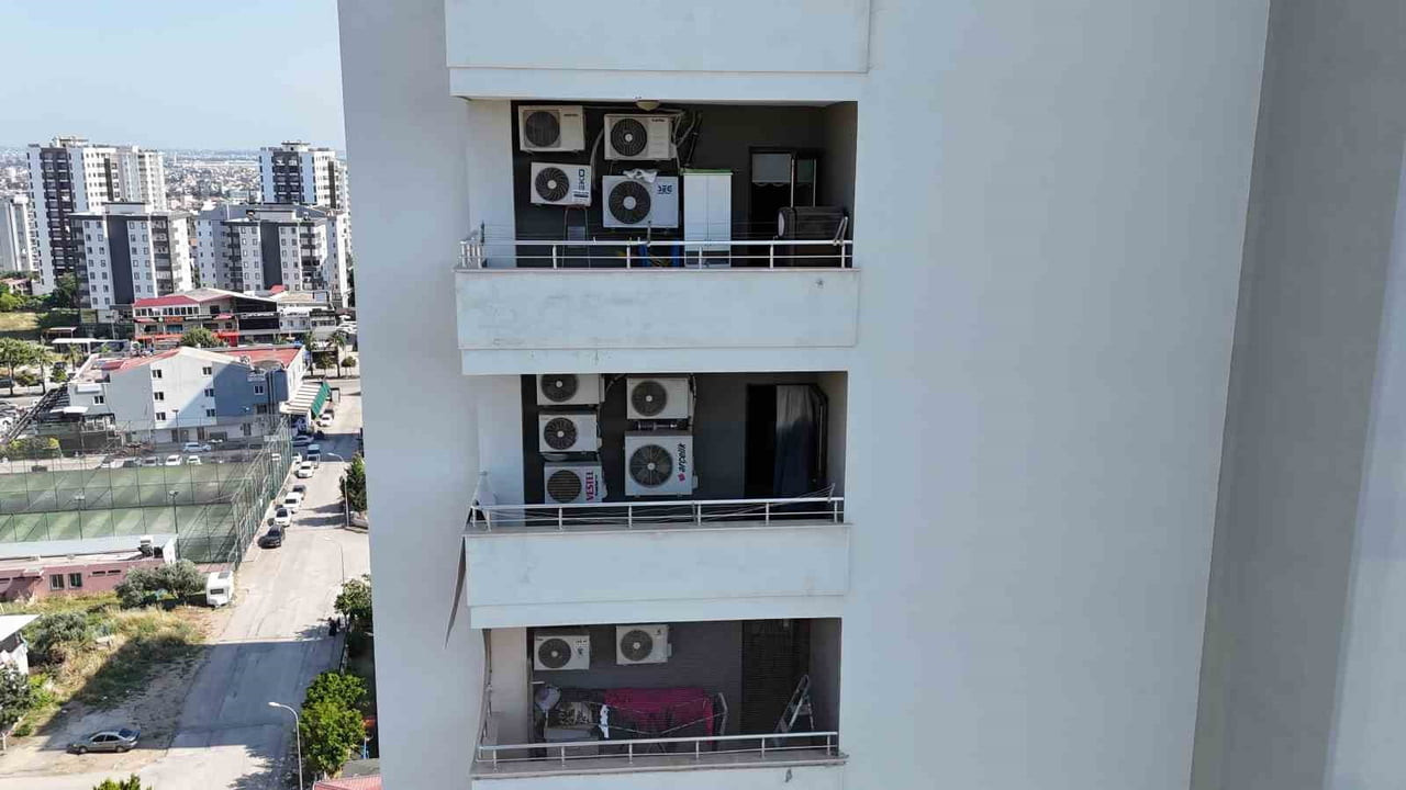 ADANA'DA HAVA SICAKLIKLARININ ARTMASIYLA BİRLİKTE KLİMA KULLANIMI DA ZİRVEYE ÇIKTI. KENTTE BAZI...
