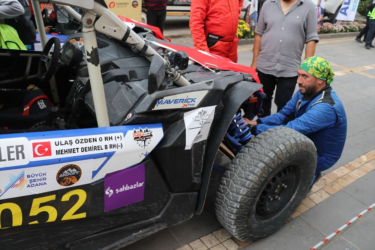 Adana'da organize edilen Akdeniz Off-Road Kupası İkinci Mahalli Yarışı'nın açılış seremonisi...