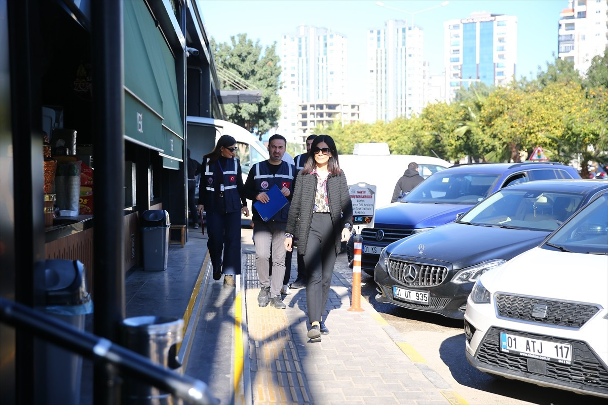 Adana'da Ticaret İl Müdürlüğü ekiplerince fırınlarda denetim yapıldı.